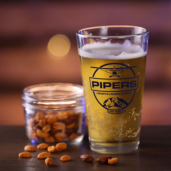 Pipers Sports Lounge pint glass